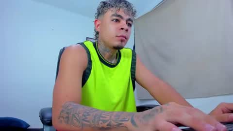 freyva_ online show from July 19, 8:33 pm