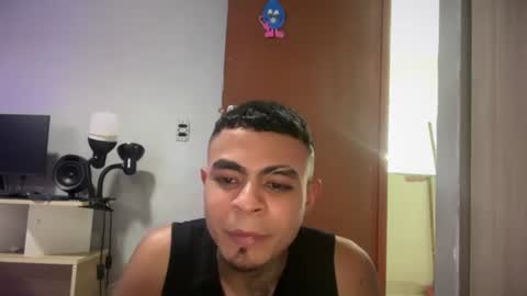 freyva_ online show from August 13, 5:43 am