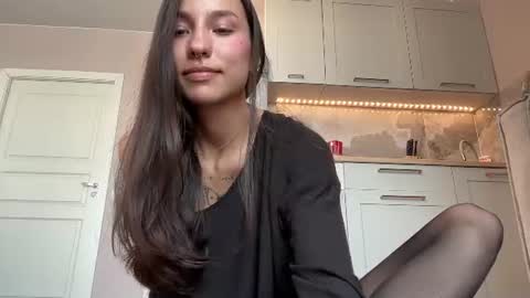 Lina online show from August 6, 10:58 am