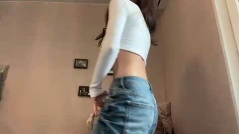 Lina online show from August 13, 8:39 am