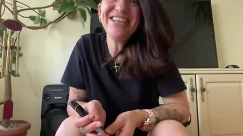 friendship27 online show from August 10, 8:38 am