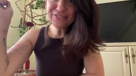 friendship27 online show from August 11, 7:54 am