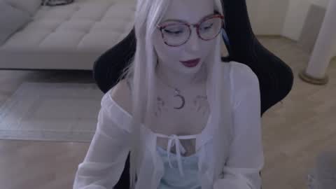 Lilith online show from August 11, 1:35 pm