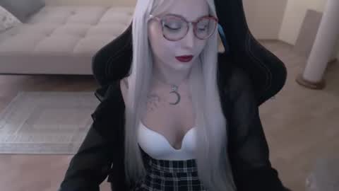 Lilith online show from August 13, 1:47 pm