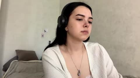 Emily online show from August 3, 7:04 am