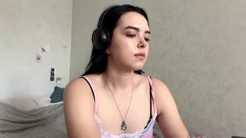 Emily online show from August 7, 8:25 am