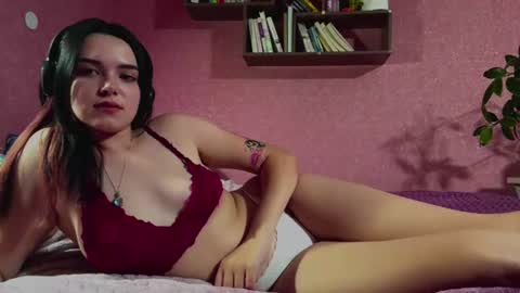 Emily online show from August 11, 6:32 pm