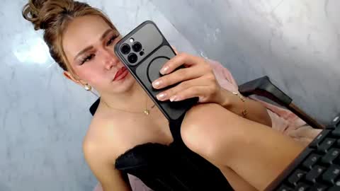 sweetyJENNY online show from August 10, 4:19 pm