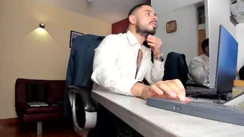 SERGIO THE SEX LAWYER online show from August 5, 6:22 am