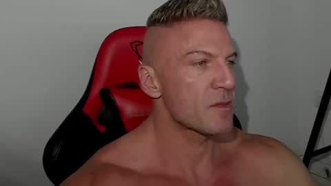    insta and twitter xavier hulk online show from August 15, 5:28 pm