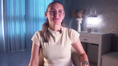 Aisha online show from August 18, 2:39 am