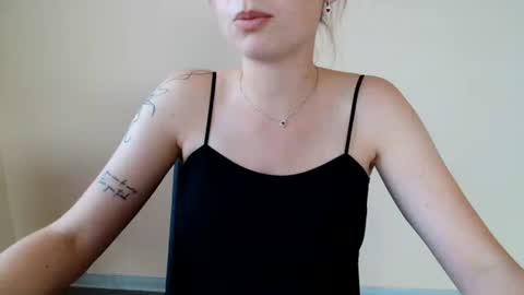 Emma online show from August 6, 1:32 pm