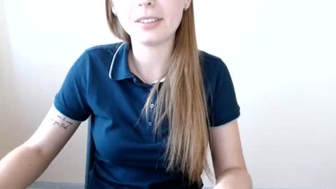 Emma online show from August 14, 3:04 pm