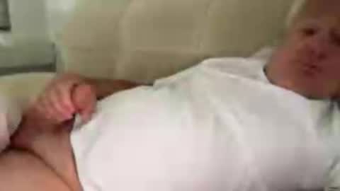 funnyhans online show from August 14, 7:56 am