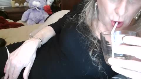 Jessie Love online show from March 7, 2:25 pm