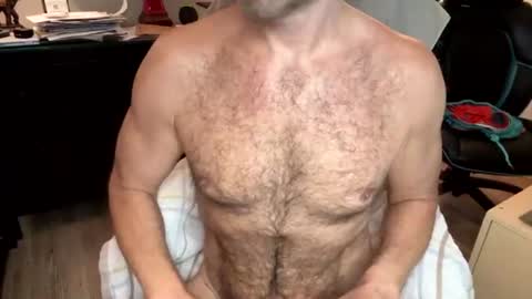 furryhugs69 online show from July 18, 1:34 pm