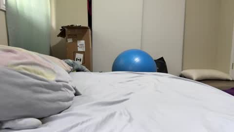 fuzzypeaches87 online show from August 11, 9:17 pm