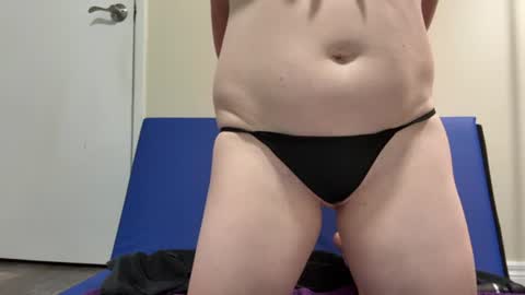 fuzzypeaches87 online show from August 11, 11:29 pm