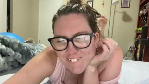 fuzzypeaches87 online show from August 13, 10:57 pm