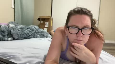 fuzzypeaches87 online show from August 14, 2:15 am
