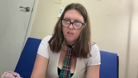 fuzzypeaches87 online show from August 14, 9:18 pm