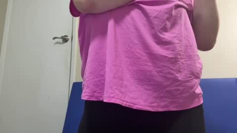 fuzzypeaches87 online show from August 15, 12:36 am