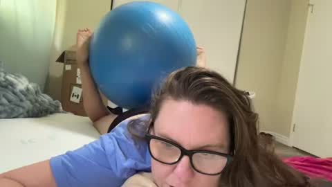 fuzzypeaches87 online show from August 15, 8:02 pm