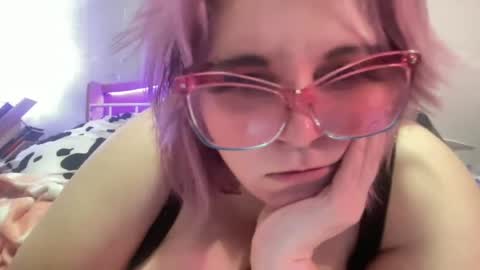 g0ldenare0las online show from August 12, 8:33 pm