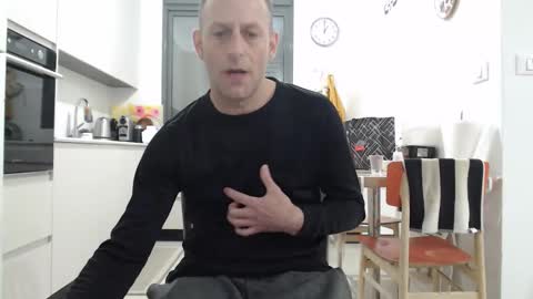g10303 online show from March 5, 11:01 pm