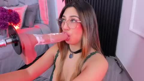 Gabriela Kassi online show from July 27, 9:20 pm