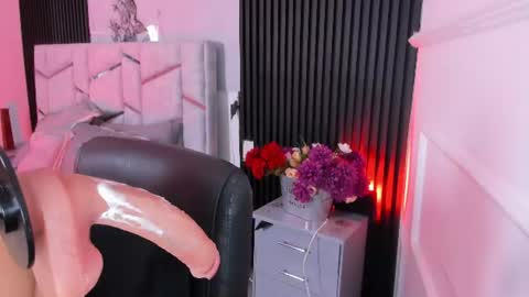 Gabriela Kassi online show from July 29, 7:32 pm