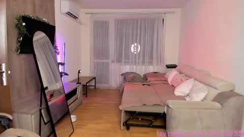 gabrielalove_ online show from September 2, 2:02 am