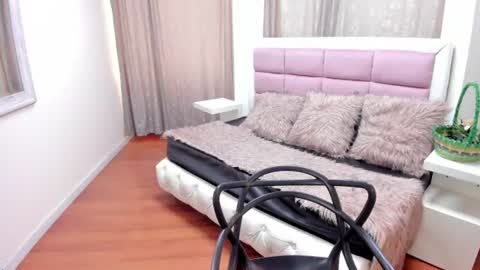 gabriela online show from August 15, 4:55 pm