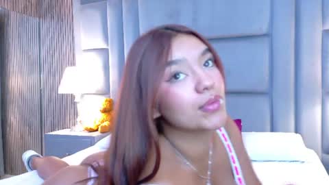 gabymoreau online show from August 6, 12:53 am