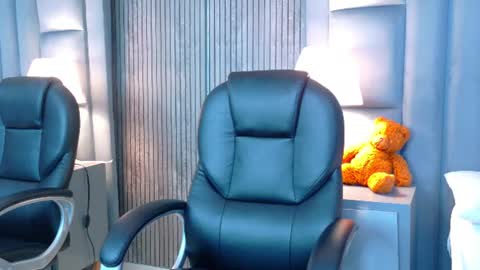 gabymoreau online show from August 7, 10:32 pm