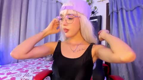 GabySmiith online show from August 4, 3:09 pm
