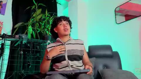 gaeloconneer online show from July 25, 3:32 am