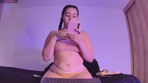 gaia_sweet_ online show from July 28, 6:52 am