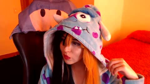 Kate 3 online show from August 1, 9:10 pm