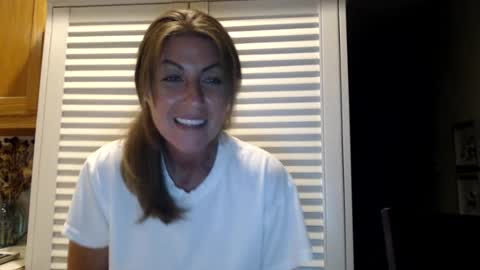 ganjaa_goddess online show from August 12, 2:14 am