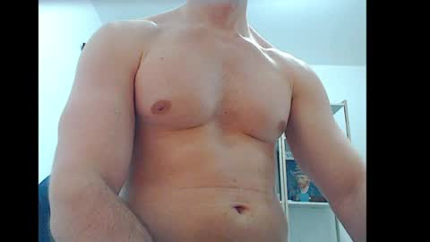 gatosarado23 online show from August 13, 8:01 pm