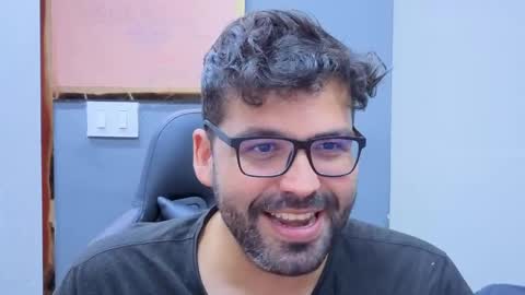 geeklatin88 online show from May 3, 7:13 am