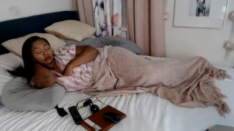 Geisha Paige online show from June 27, 5:44 am