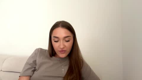 Lola online show from August 14, 3:15 pm