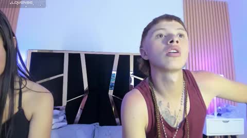 genesis_and_jack online show from February 22, 4:33 am