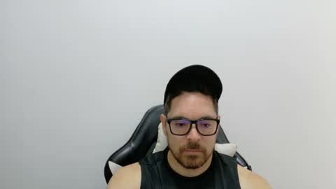 genesis_wb online show from June 12, 10:39 pm
