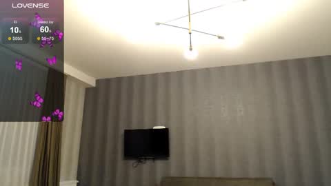 genev__ievee online show from July 18, 4:08 pm