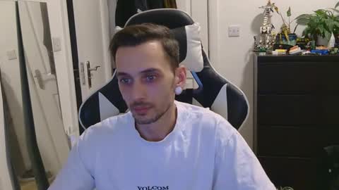 georgek0011 online show from April 2, 11:46 pm