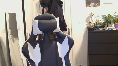 georgek0011 online show from April 12, 12:22 am