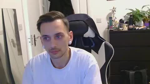 georgek0011 online show from April 21, 10:02 pm